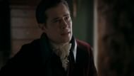 Lord John Grey proposes marriage to Claire (Image via Netflix)